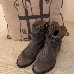 Very Volatile western boots